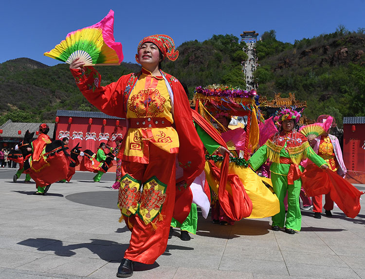 华北四大庙会之一丫髻山庙会开幕[墙根网]