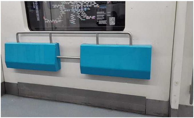 注意！北京地铁10号线有大动作，这些车厢内部分座椅被拆[墙根网]