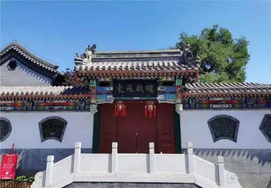 北京南池子这座闲置老戏楼再次开放，升级成了戏楼和城市书房