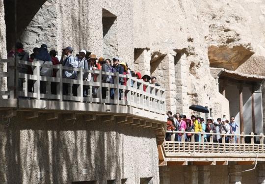 敦煌莫高窟因降雨年内第二次临时关闭，游客可办理退票业务