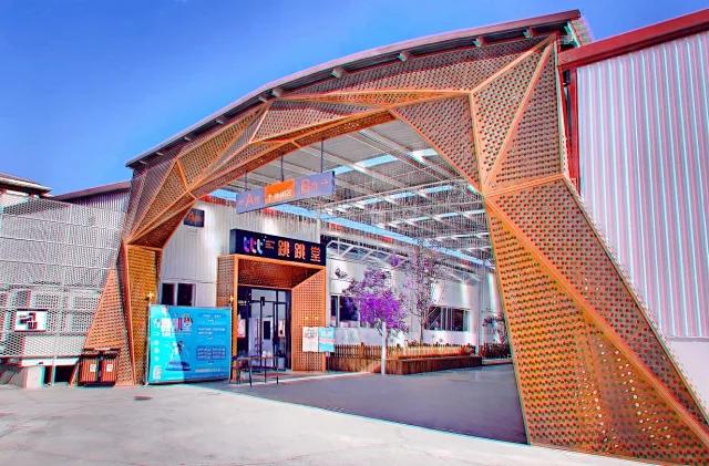 顺义跳跳堂蹦床公园，这个暑期嗨起来！39.9元一大一小！4000平超大蹦床馆！[墙根网]