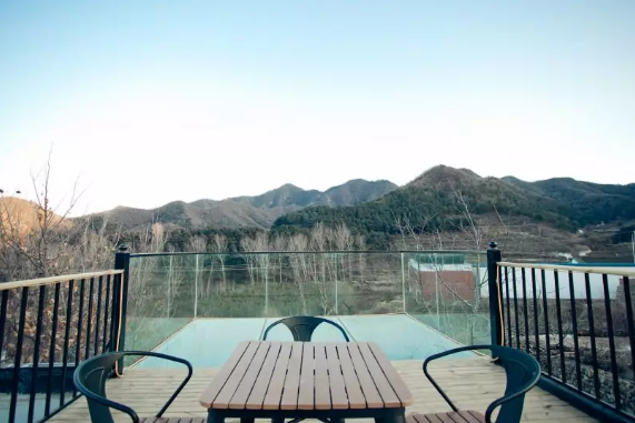 住20℃花海民宿，赏花骑游，吹清凉山风，与“热”隔绝！[墙根网]