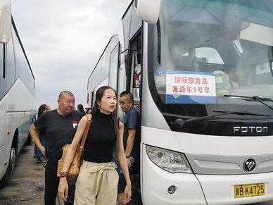 唐山公交首班 “唐山周末”惠民旅游直通车开通