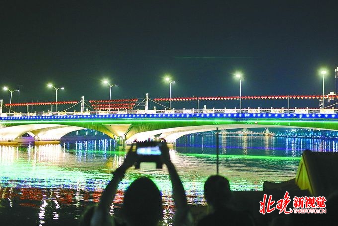 通州大运河现中国最大幅宽桥体水幕，灯光秀将持续至10月6日[墙根网]