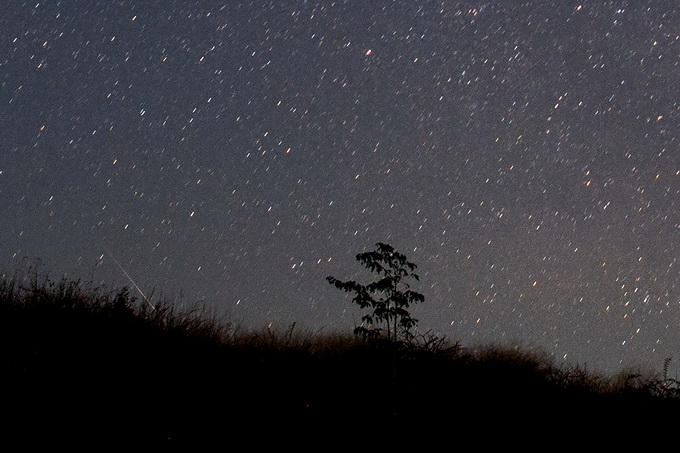 10月接连上演天象大戏，两场流星雨点亮夜空，有一场就在今天[墙根网]