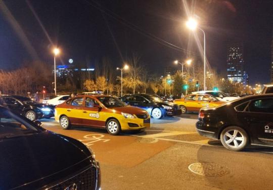 下月起北京加大欠缴道路停车费处罚力度 将建停车信用奖励和联合惩戒机制
