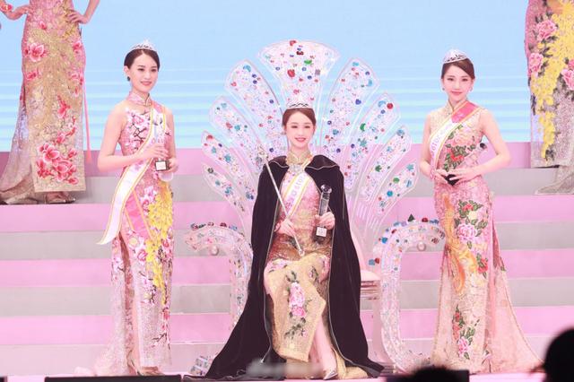 2019亚洲小姐三甲出炉，冠军穿金色旗袍温婉大气，亚军甜美迷人！[墙根网]