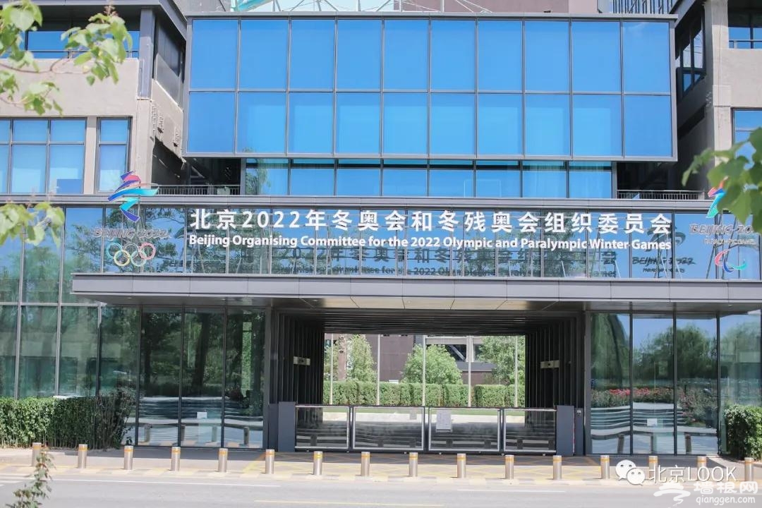 网红首钢园打卡攻略 · 来了就是硬核游客[墙根网]
