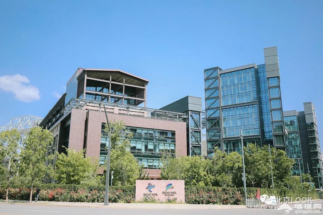 网红首钢园打卡攻略 · 来了就是硬核游客[墙根网]