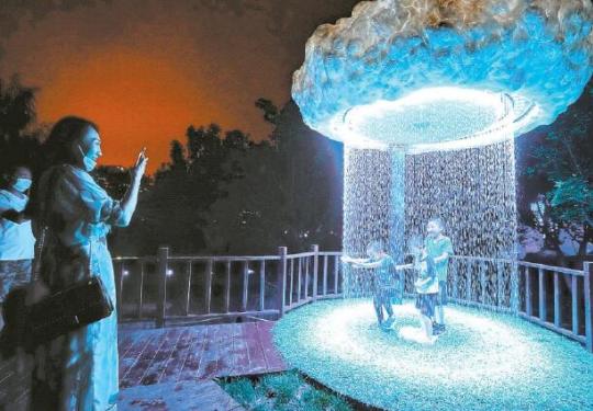 北京国际光影艺术季 营造夜经济体验环境“万物共生”