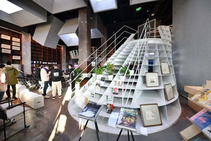 北京首钢园钢铁巨炉，今天变身艺术书店[墙根网]