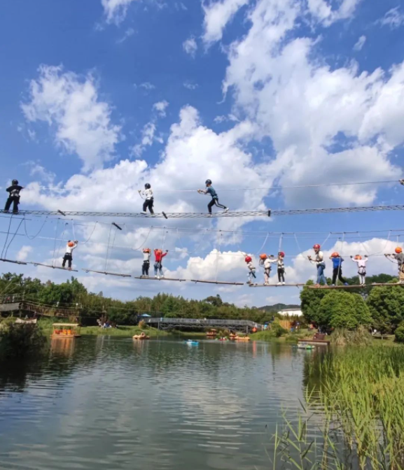 极趣探索主题乐园