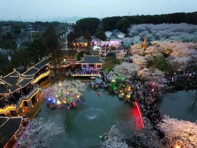 http://r.sinaimg.cn/large/article/a52a3574f0419d46f08e8985d6ec69ec