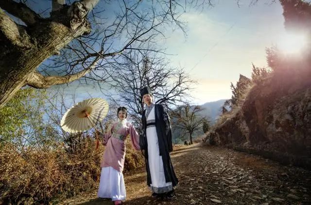 http://r.sinaimg.cn/large/article/e24f5d489f114cd89fc1d5e7786922a0