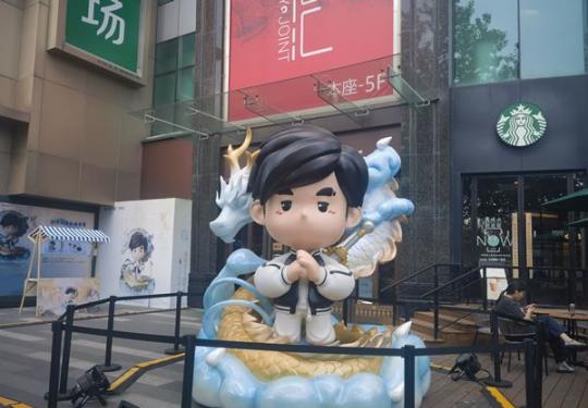 上海哪个商场门口有周杰伦手办可以买