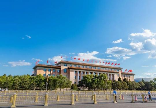 北京人民大会堂周一开放吗?
