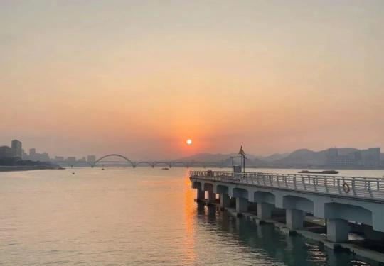2024钱塘江夜游(滨江码头)最新时间表(船票价格+路线+预订入口)