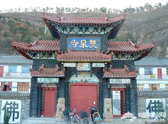 位于北京市石景山区黑石头乡双泉山上寺庙始建年代不详
