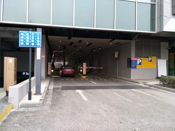 上海停车，上海停车费一个小时多少钱